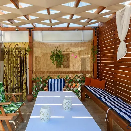 Adamou Family House بيت للعطل *