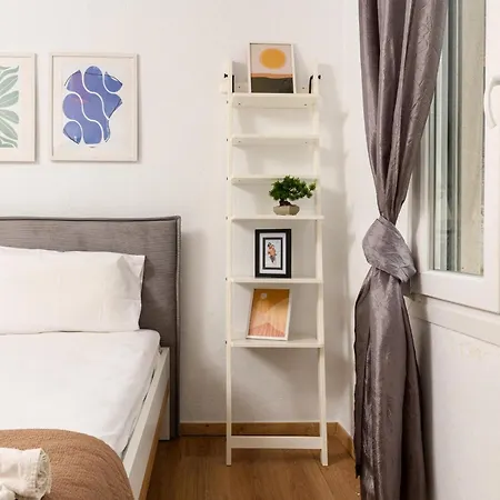 Adamou Family House Prínos