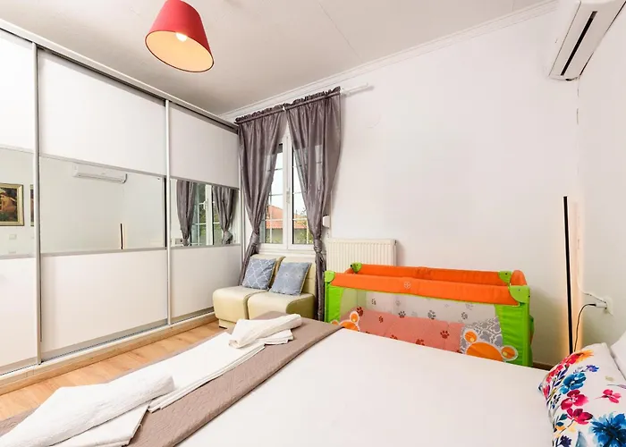 Tatil Evi Adamou Family House
